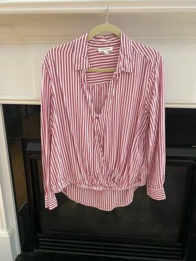 beachlunchlounge Pink and White Striped Button-Front Blouse